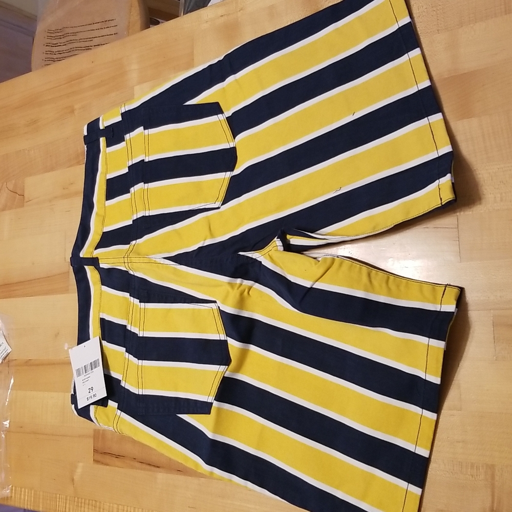 NWT Forever 21 Mens Bermudas Striped Red White & Navy, yellow - Picture 7 of 7